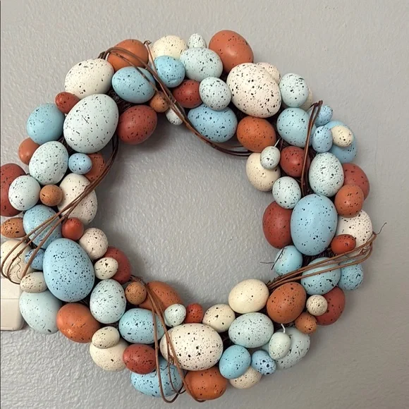 Colorful Speckled Egg Wreath - Picture 1 of 1